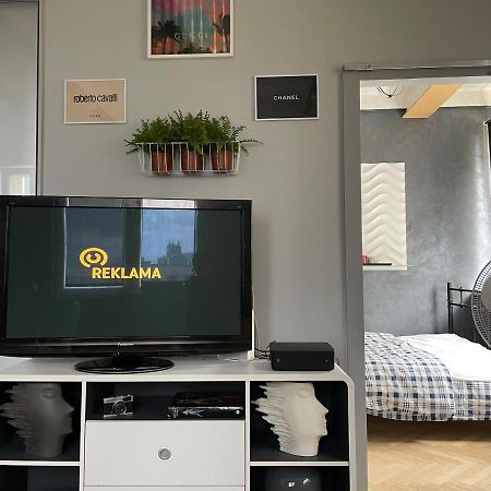 Grey Gucci Apartment City Center Varsovie Extérieur photo