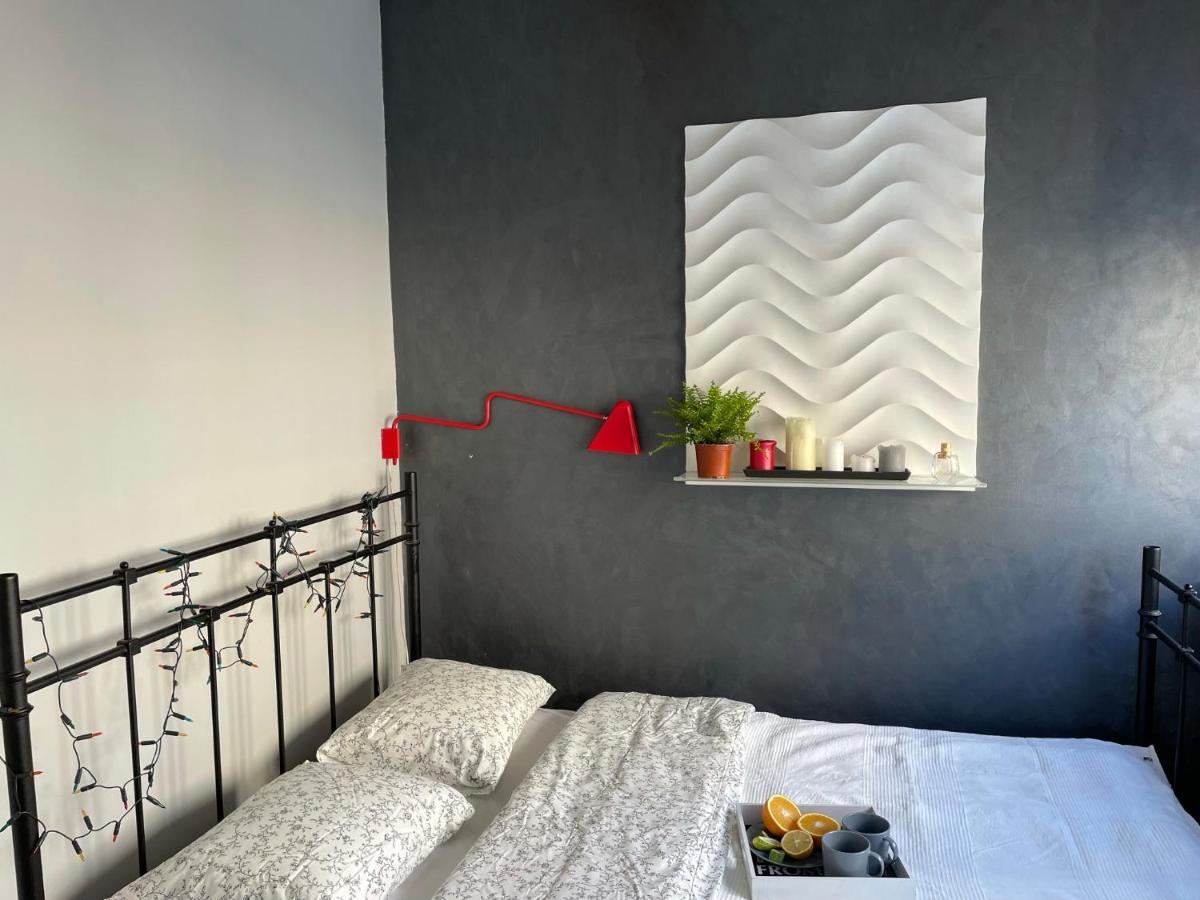 Grey Gucci Apartment City Center Varsovie Extérieur photo