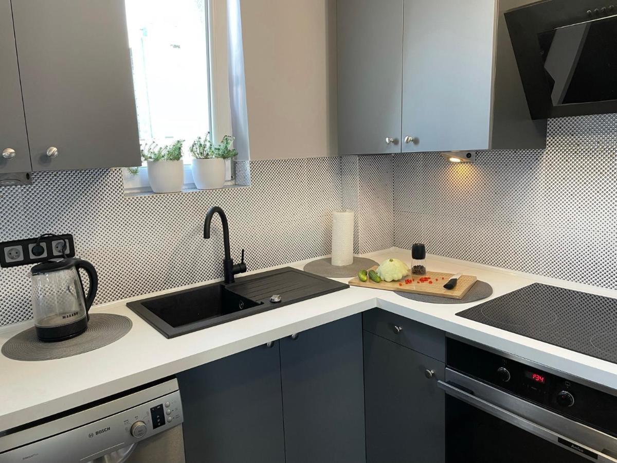 Grey Gucci Apartment City Center Varsovie Extérieur photo