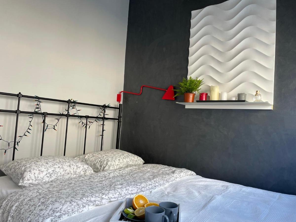 Grey Gucci Apartment City Center Varsovie Extérieur photo