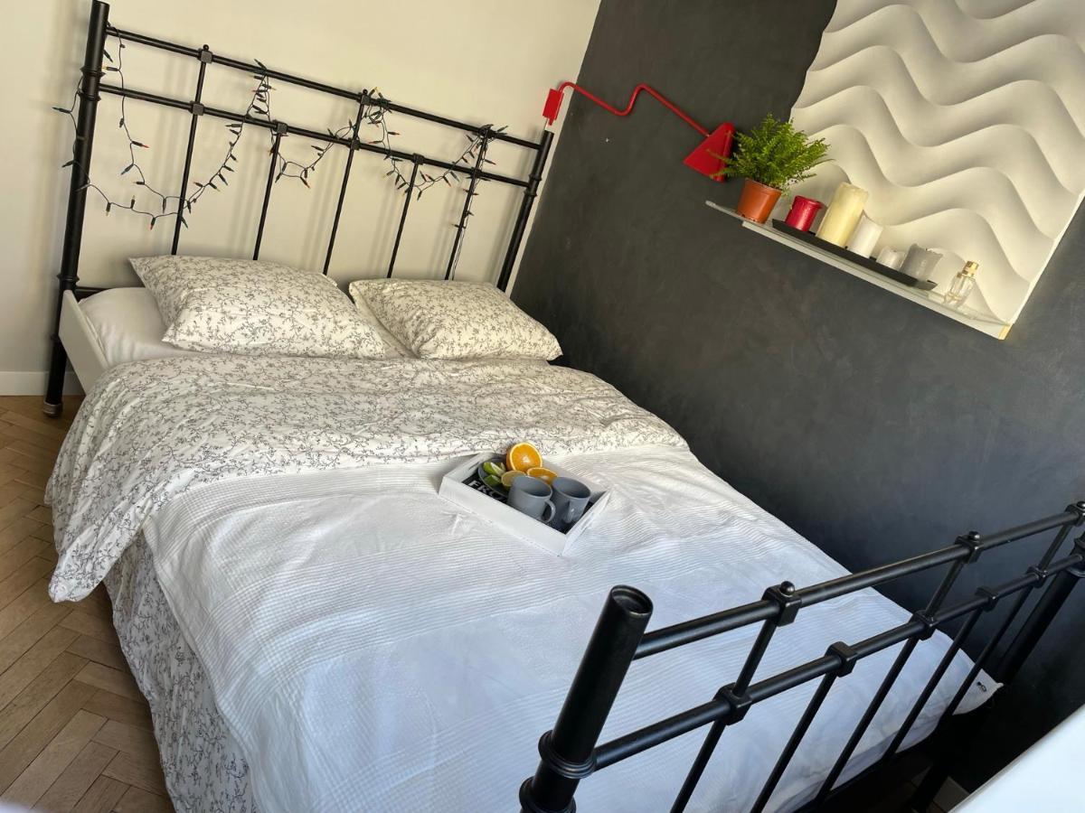 Grey Gucci Apartment City Center Varsovie Extérieur photo