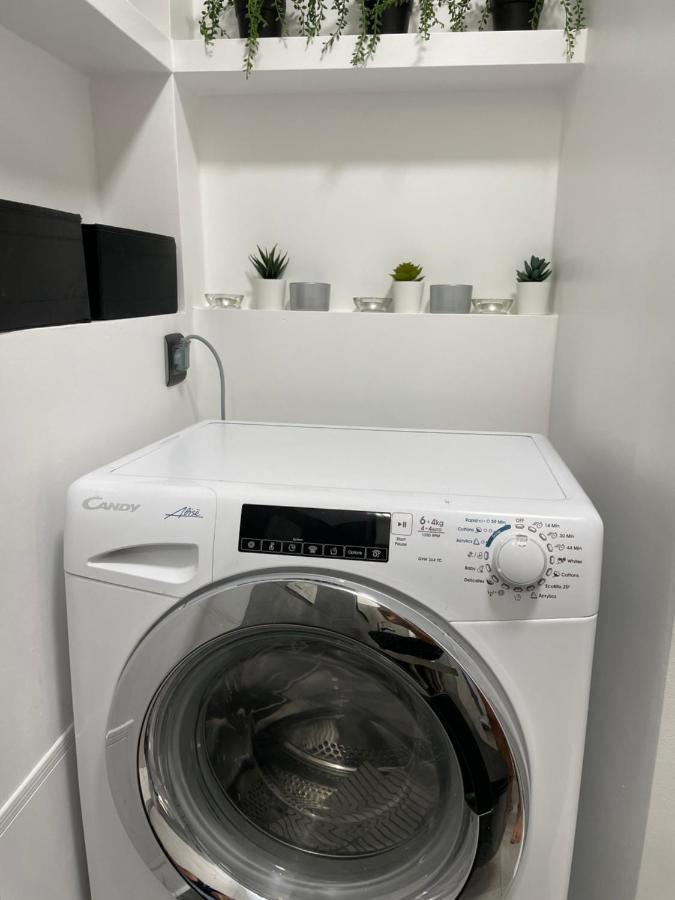 Grey Gucci Apartment City Center Varsovie Extérieur photo