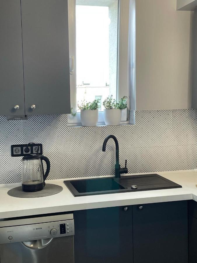 Grey Gucci Apartment City Center Varsovie Extérieur photo