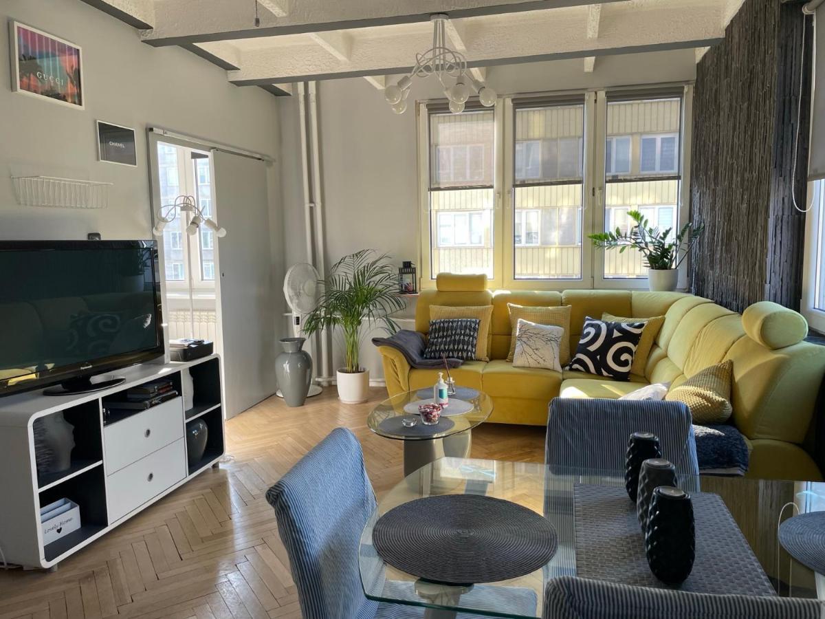 Grey Gucci Apartment City Center Varsovie Extérieur photo