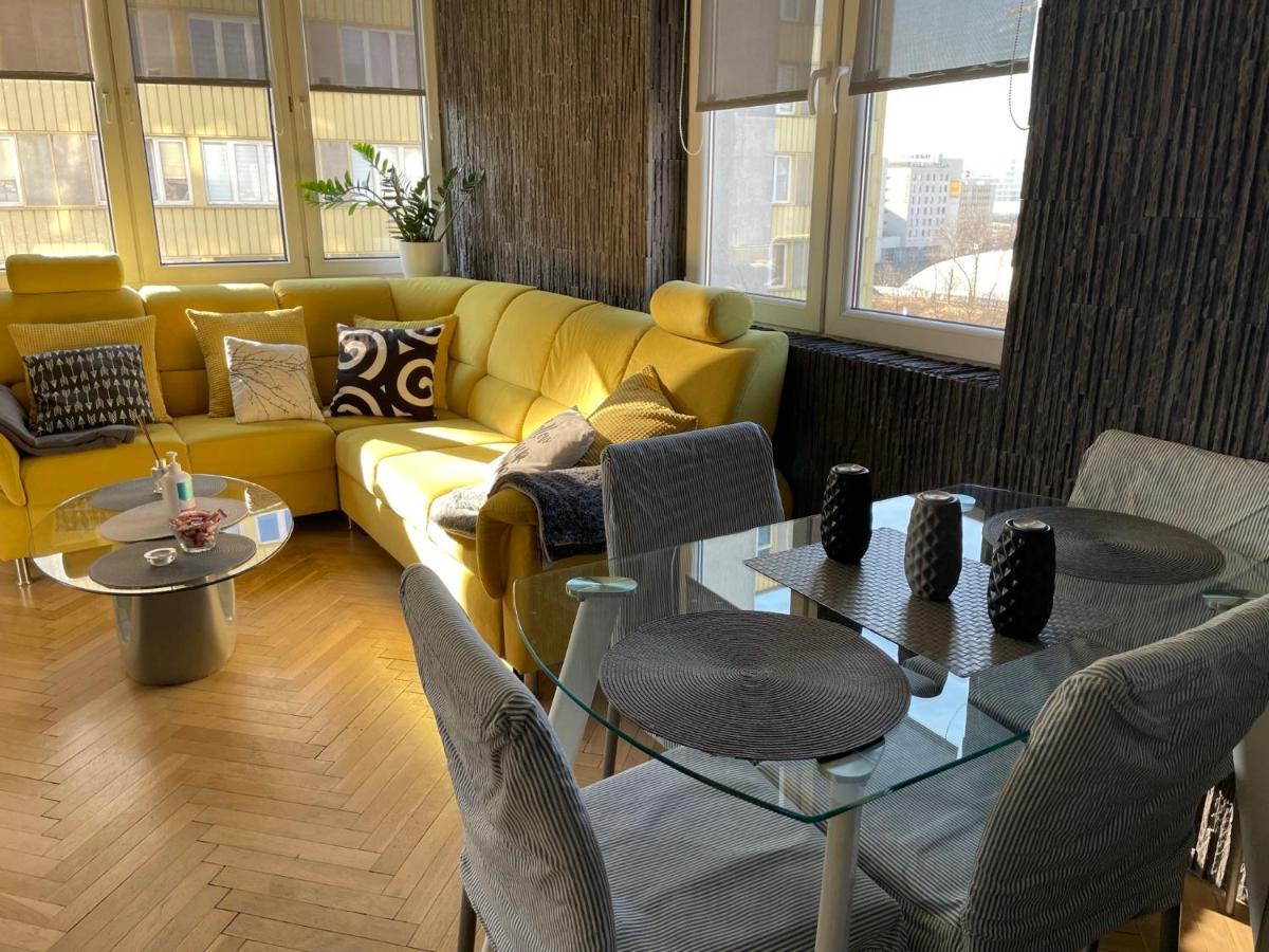 Grey Gucci Apartment City Center Varsovie Extérieur photo